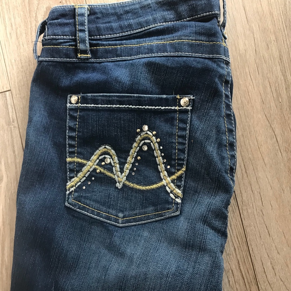 Beautiful jeans very flattering size 10